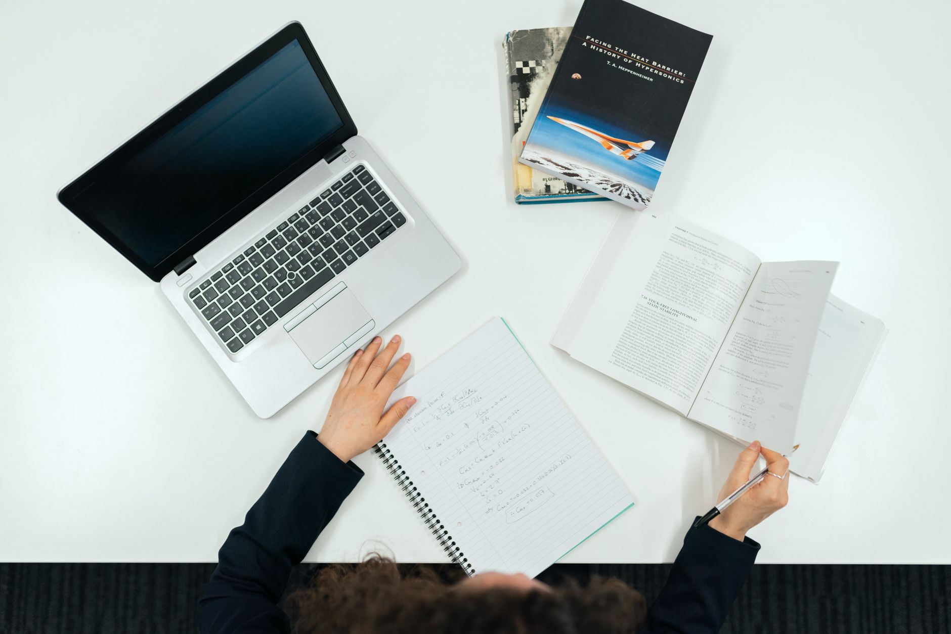 AI consultant for automation in education